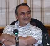 Jailed Iranian journalist Ahmad Zeidabadi awarded UNESCO press freedom prize