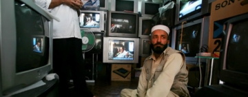 حامد کرزي امر کړی چې اسلامي اساساتو سره په ټکر کې فلمونو نشر او خپراوي مخه دې ونیول شي.